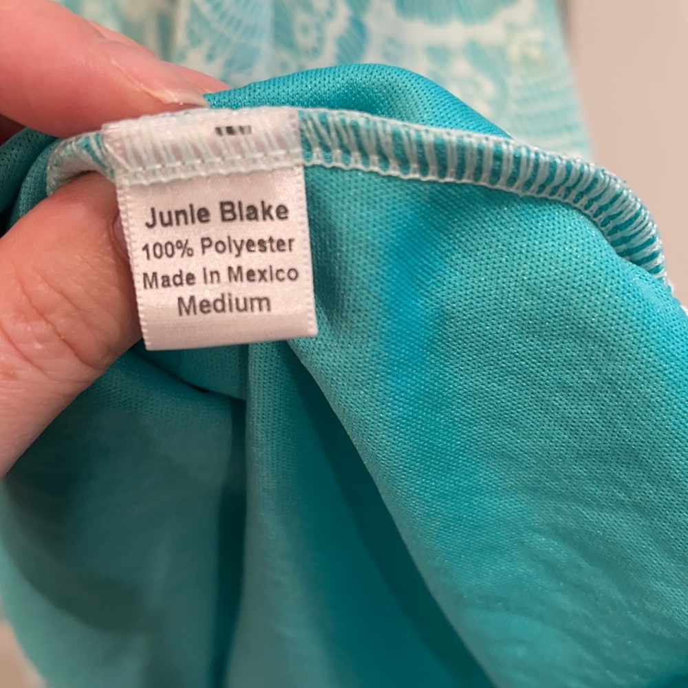 🥳5 for $25 sale! #5for25 Darling dress! Great condition! Stretchy - Picture 4 of 9